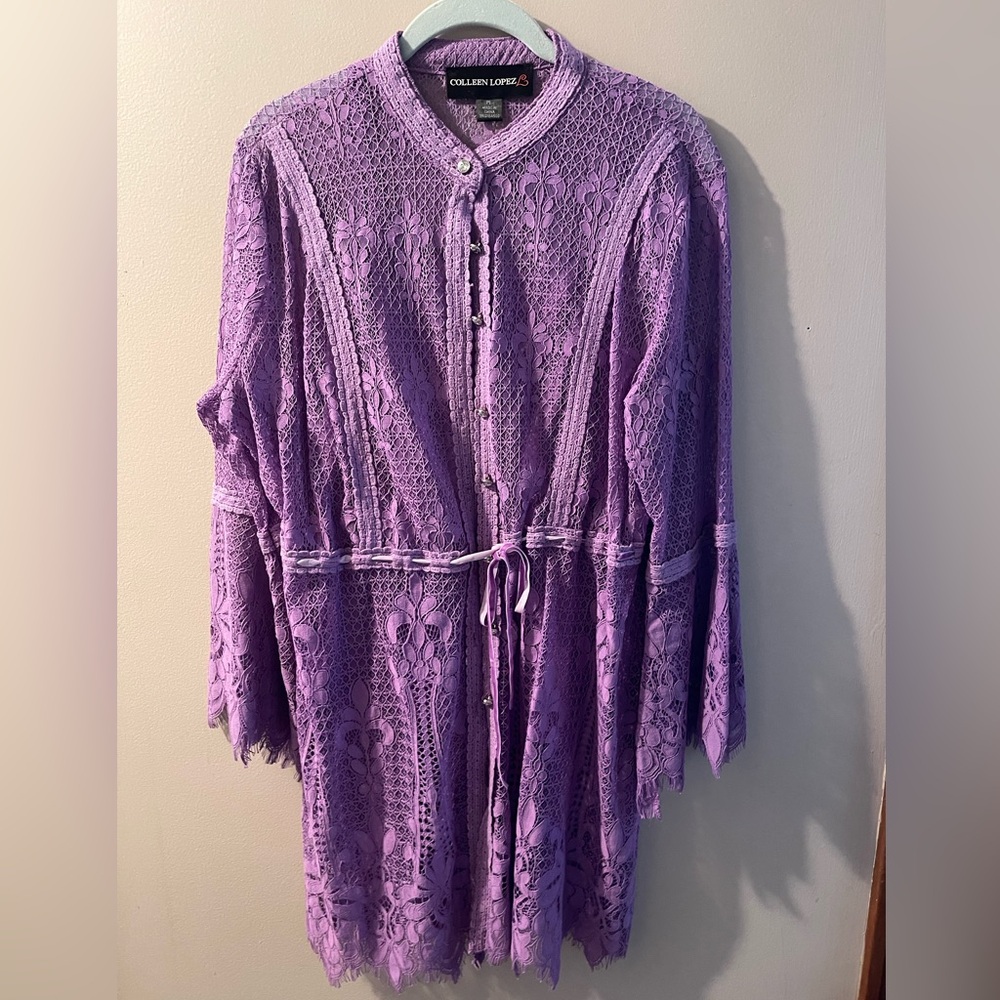 Colleen Lopez button front tunic w/ under shirt included